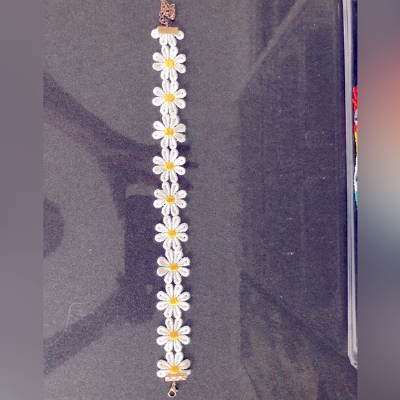 Daisy Chain Choker - Picture 2 of 3